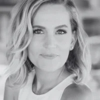 Lora Lee Gayer