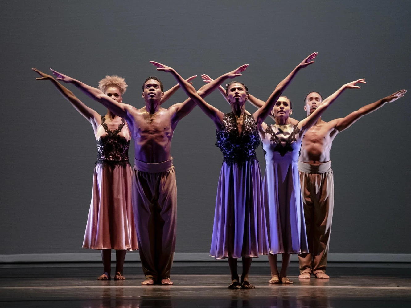 Alvin Ailey American Dance Theatre - Programme B: EN / The Call / Juba / Revelations: What to expect - 1