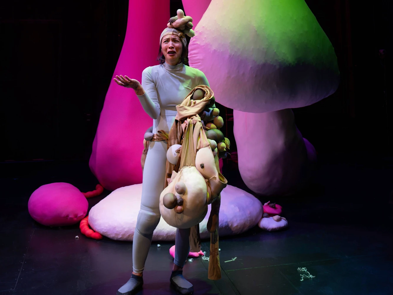 Meat Suit, or the s**tshow of motherhood: What to expect - 6