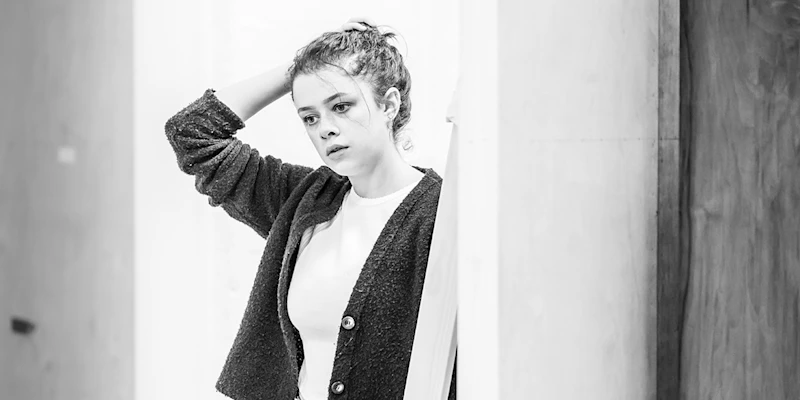 Isis Hainsworth, performer