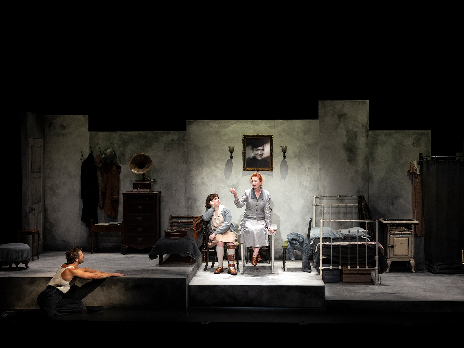 The Glass Menagerie: What to expect - 2