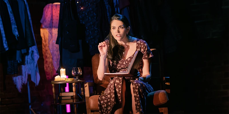 Cecily Strong
