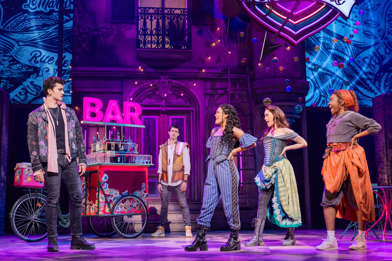 & Juliet: What to expect - 4