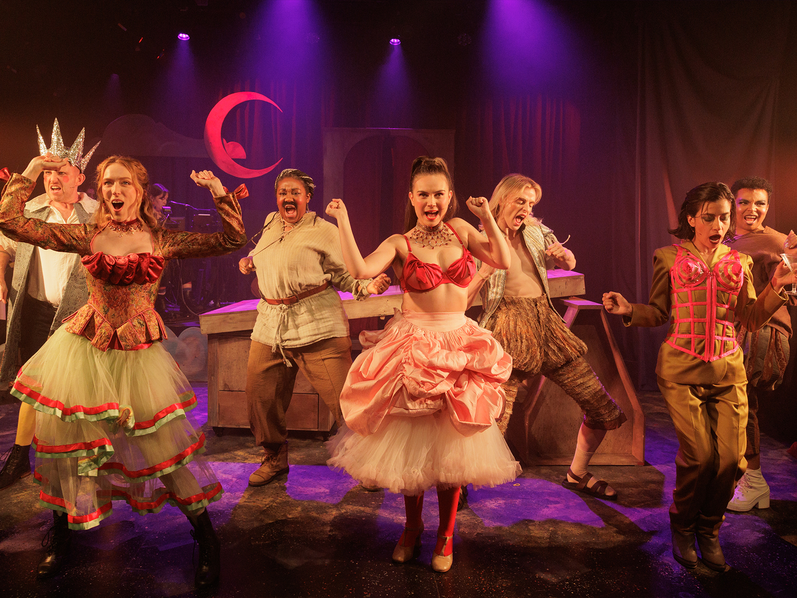 Head Over Heels: What to expect - 4