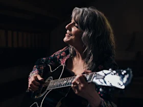 Production shot of Kathy Mattea in Washington.