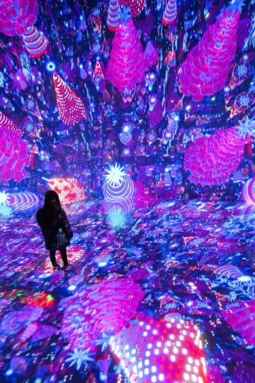 SPECTACULAR FACTORY: The Holiday Multiverse Tickets