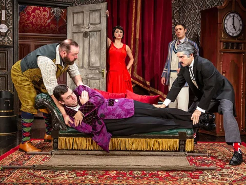 The Play That Goes Wrong: What to expect - 3