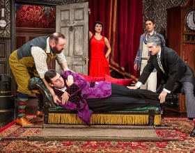 The Play That Goes Wrong: What to expect - 2