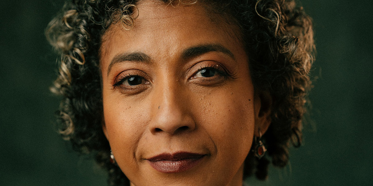 Melanie La Barrie (1) 1200 LT