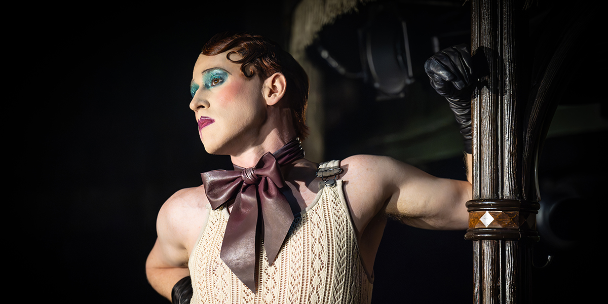 CABARET. Adam Gillen -The Emcee- 1200 LT Photo Marc Brenner