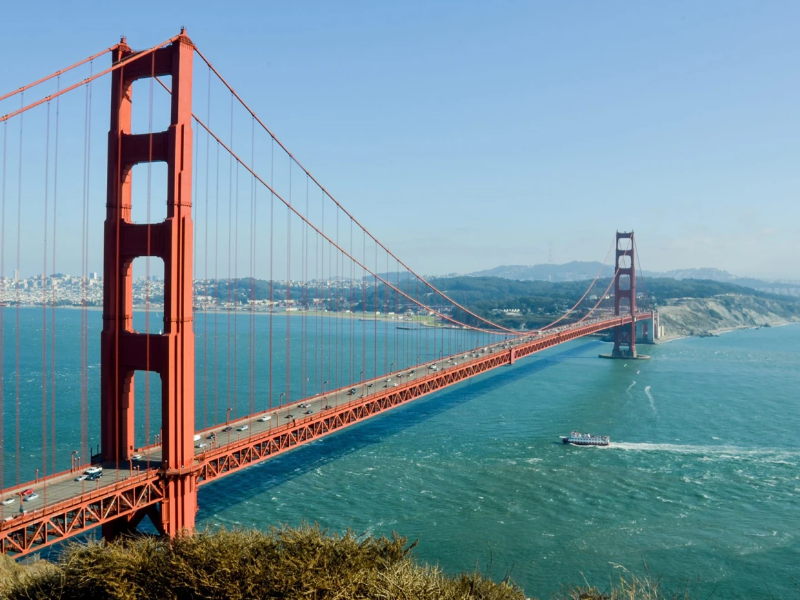 Golden Gate Bridge Champagne & Mimosa Cruise