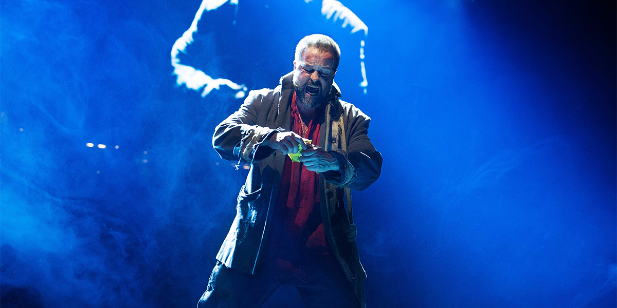 4 les mis-1200x600-NYTG