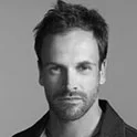 Jonny Lee Miller