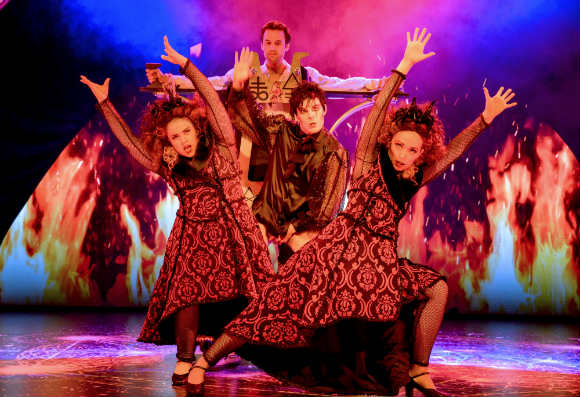 Magic Goes Wrong: What to expect - 3