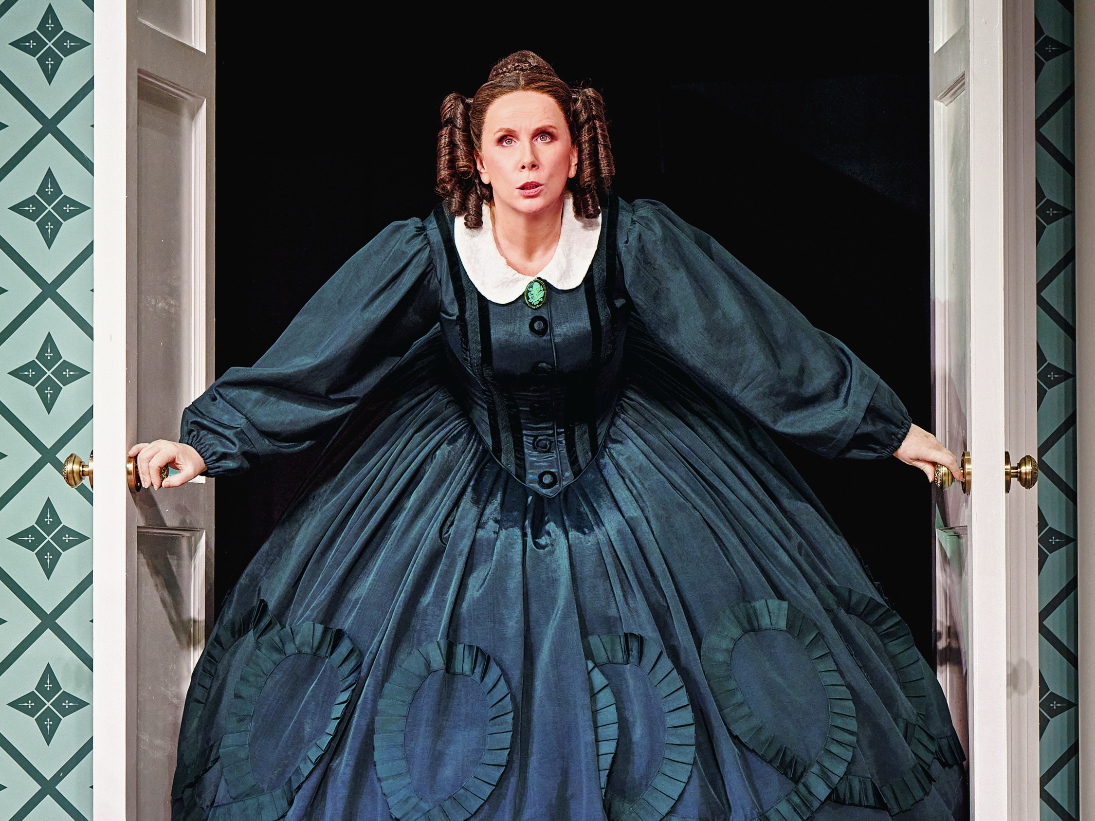 Oh, Mary!: What to expect - 4