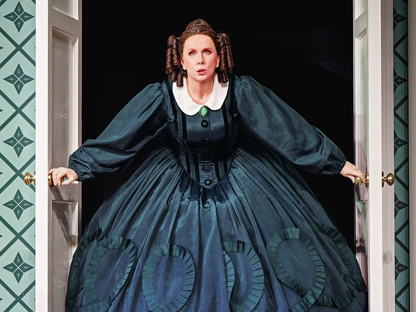 Oh, Mary!: What to expect - 4