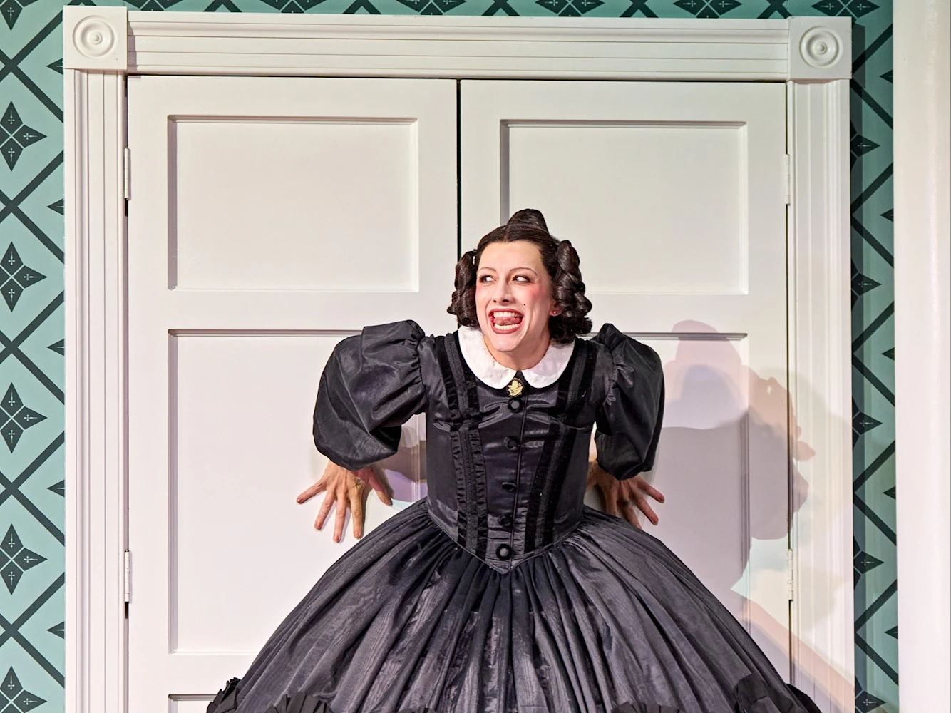 Oh, Mary!: What to expect - 4