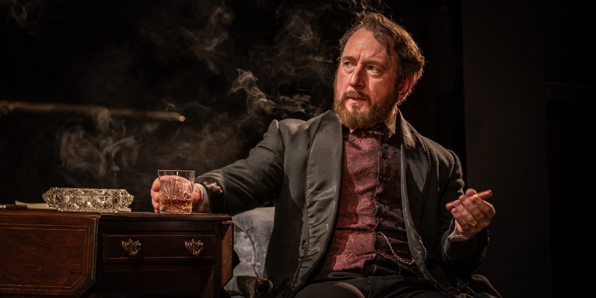 Photo credit: Adrian Scarborough in Leopoldstadt (Photo by Marc Brenner)