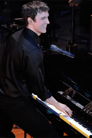 Michael Cavanaugh Performs the Music of Elton John