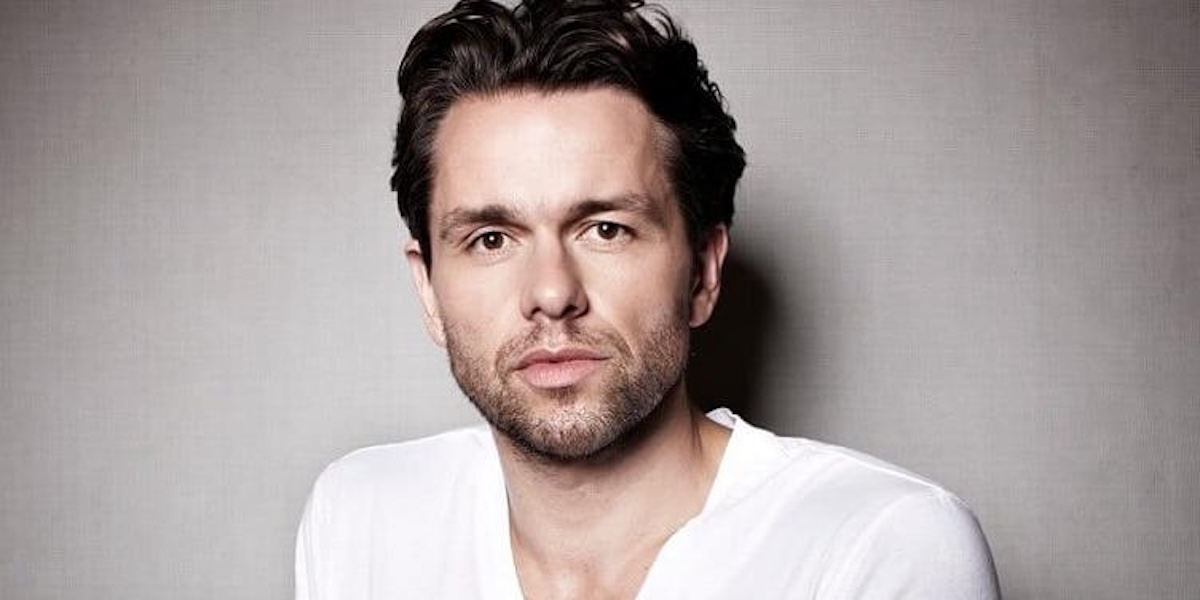 Julian Ovenden - LT - 1200