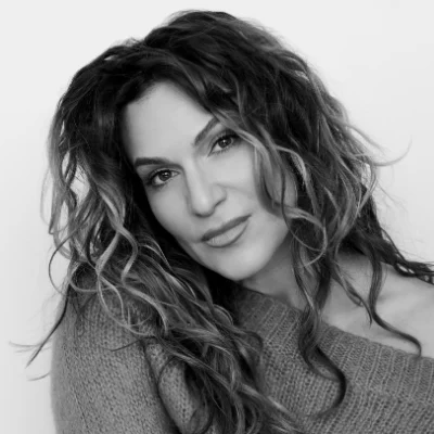 Shoshana Bean