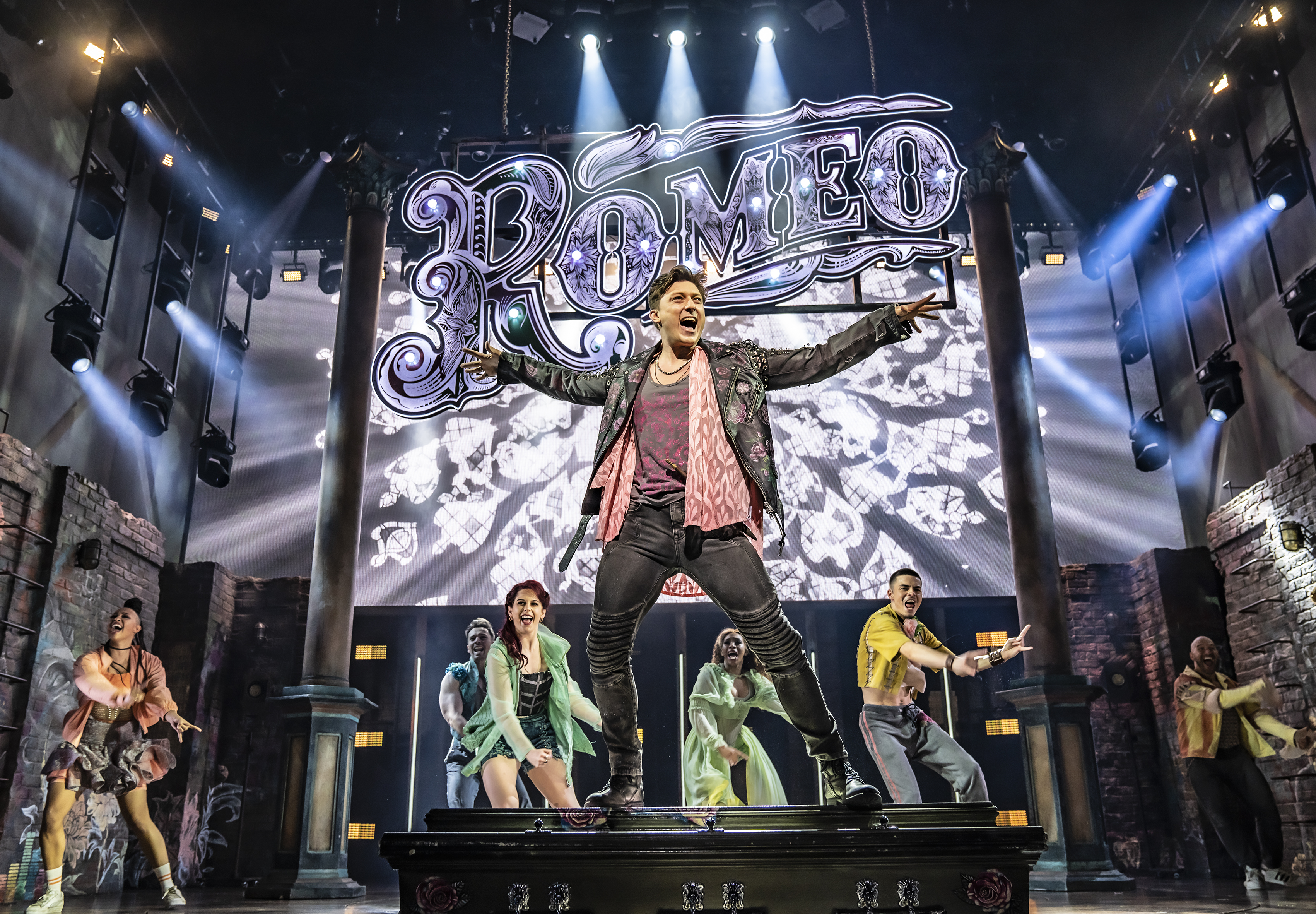 & Juliet: What to expect - 2