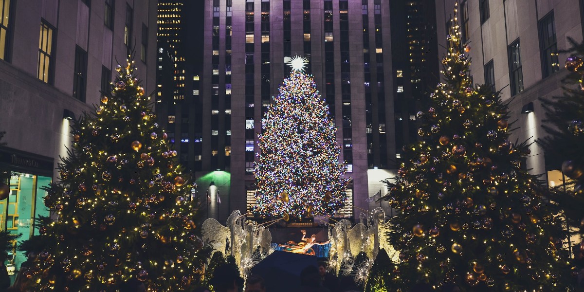 Christmas Ornaments at Macy's: Guide to best NYC Decorations