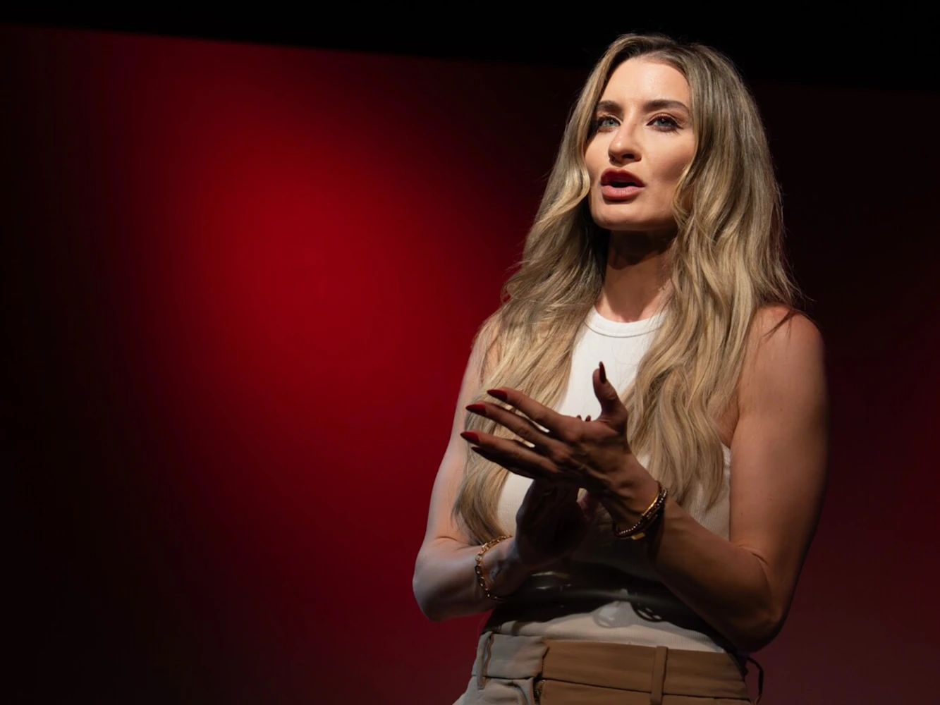 Nicole Travolta is Doing Alright: What to expect - 4