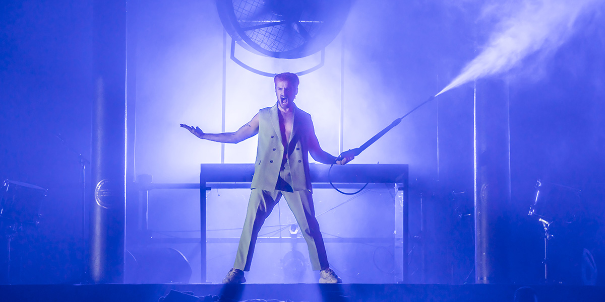 1200 LT Fuerza Bruta - Aven at the Roundhouse Photo credit Johan Persson.jpg (1)