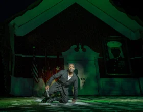 Hamlet - General Entry - Free Shakespeare in the Park: What to expect - 5