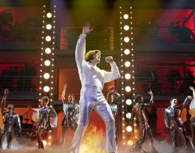 A Beautiful Noise: The Neil Diamond Musical on Broadway: What to expect - 1