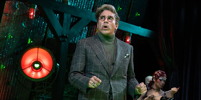 George Salazar (Eddie/Dr. Scott)