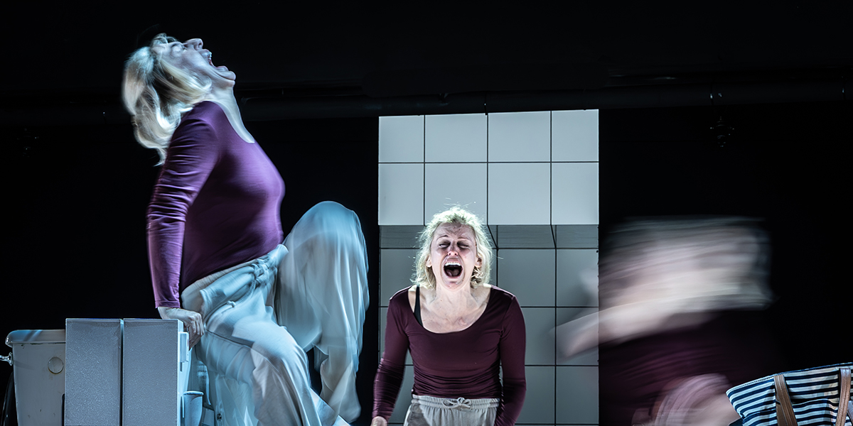 Denise Gough People, Places & Things 1200 LT credit Marc Brenner -6739 (1)