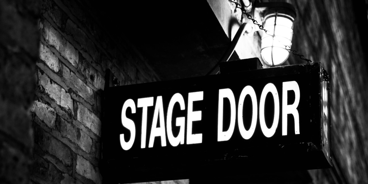 A complete guide to stage door etiquette at the theatre | London Theatre
