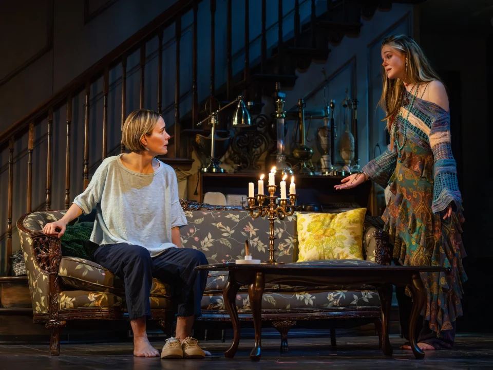 Production shot of Appropriate in New York, with Sarah Paulson as Toni and Elle Fanning as River.