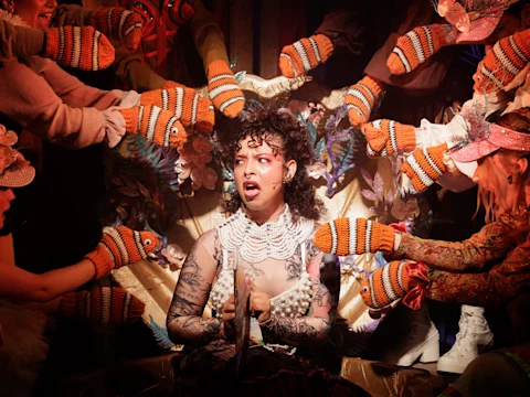 Head Over Heels: What to expect - 3