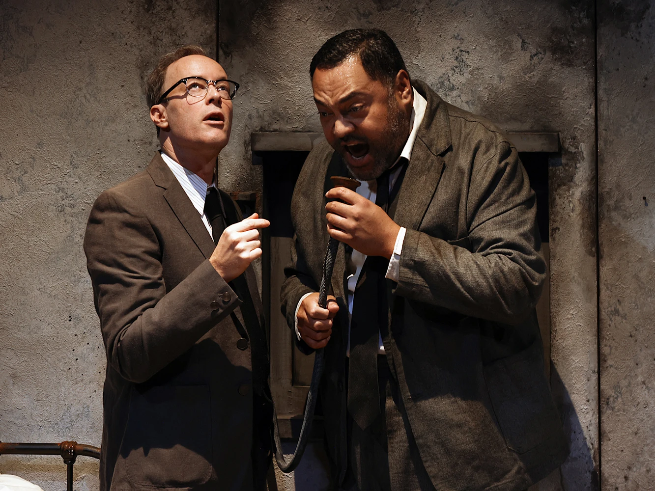 THE LOVER AND THE DUMB WAITER: What to expect - 1