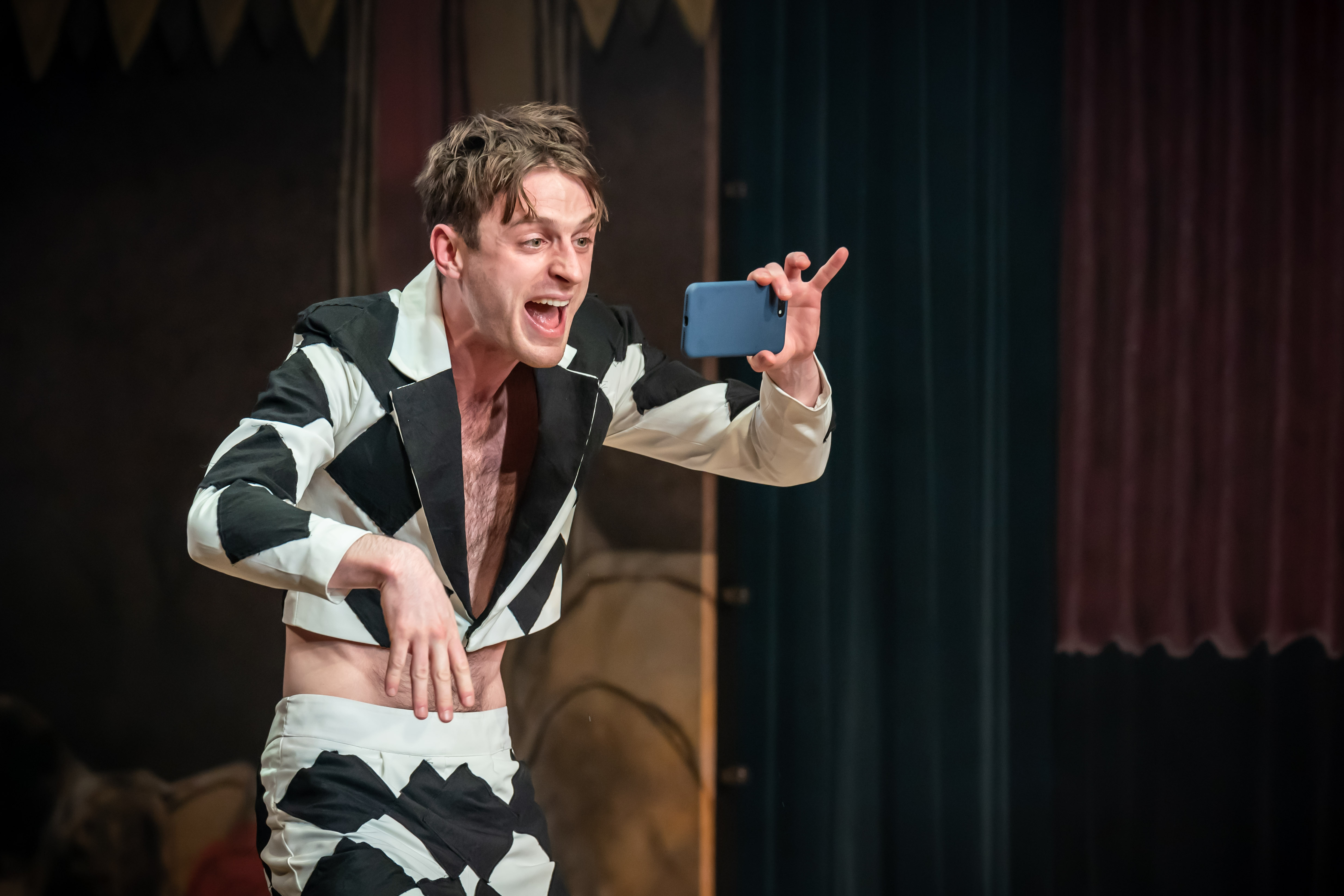 Scandaltown: What to expect - 4