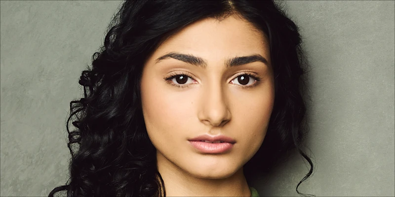 Ava Lalezarzadeh (Angelique)