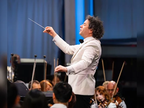 Celebrating Gustavo at the Bowl: Foo Fighters with the LA Phil and YOLA: What to expect - 2