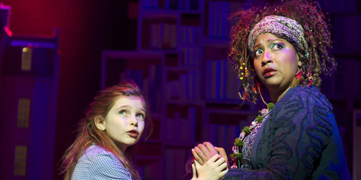 eleanor worthington cox and melanie la barrie in matilda 1200 LT manuel harlan