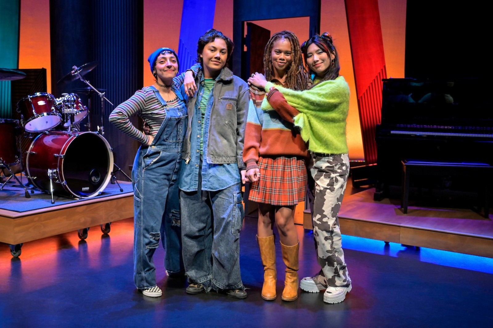 ||: Girls :||: Chance :||: Music :||: What to expect - 1