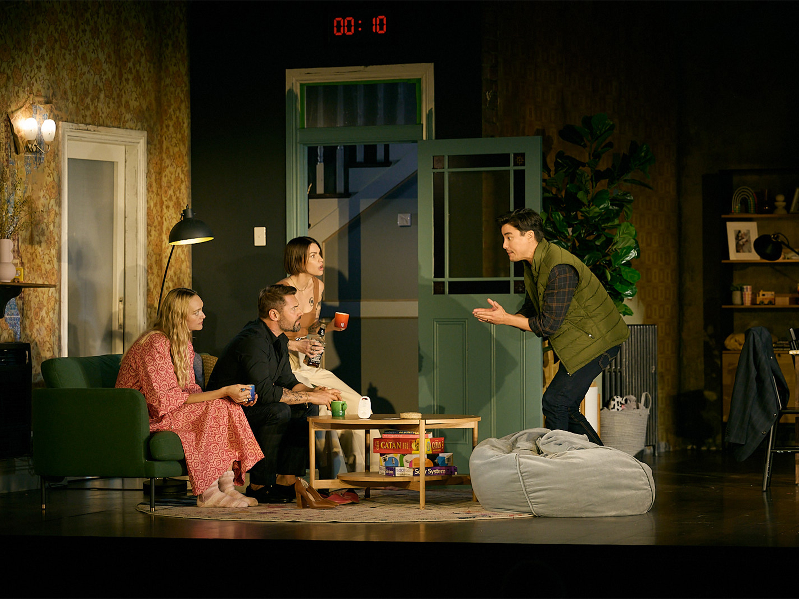 2:22 - A Ghost Story: What to expect - 4