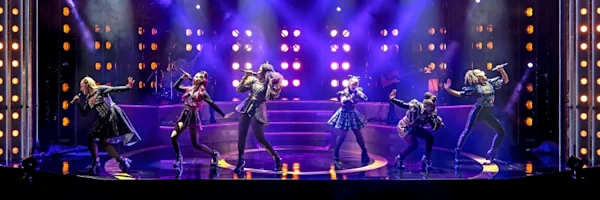 Abby Mueller, Samantha Pauly, Adrianna Hicks, Andrea Macasaet, Brittney Mack & Anna Uzele in SIX
