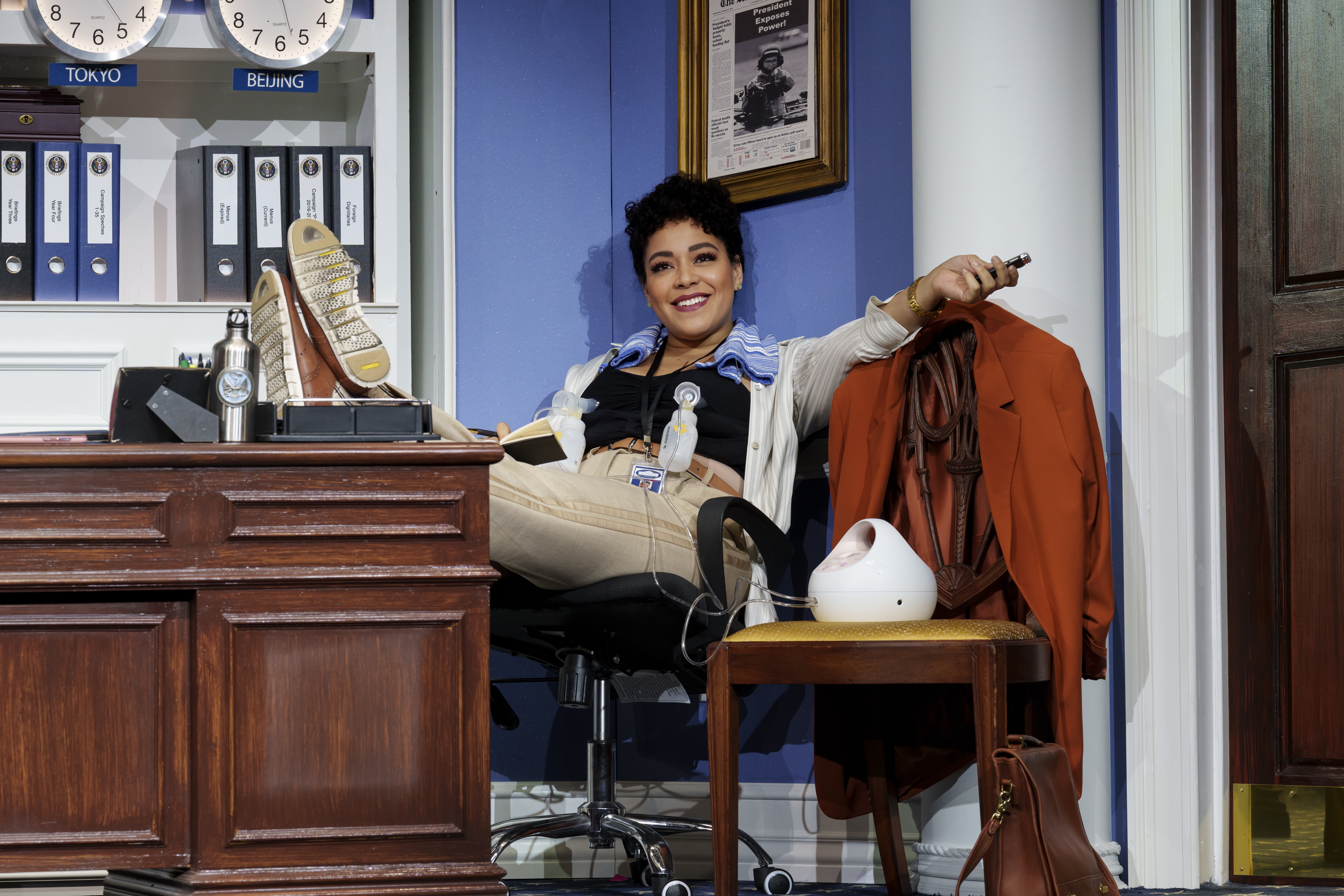 POTUS: Or, Behind Every Great Dumbass are Seven Women Trying to Keep Him Alive: What to expect - 4