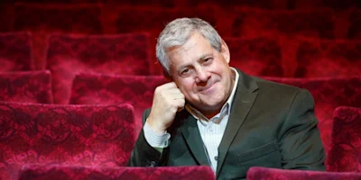 Photo credit: Cameron Mackintosh (Photo by Tolga Akmen/Chicago Tribune)