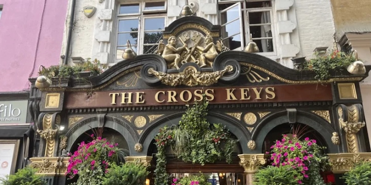 A guide to the best pubs of the West End | London Theatre