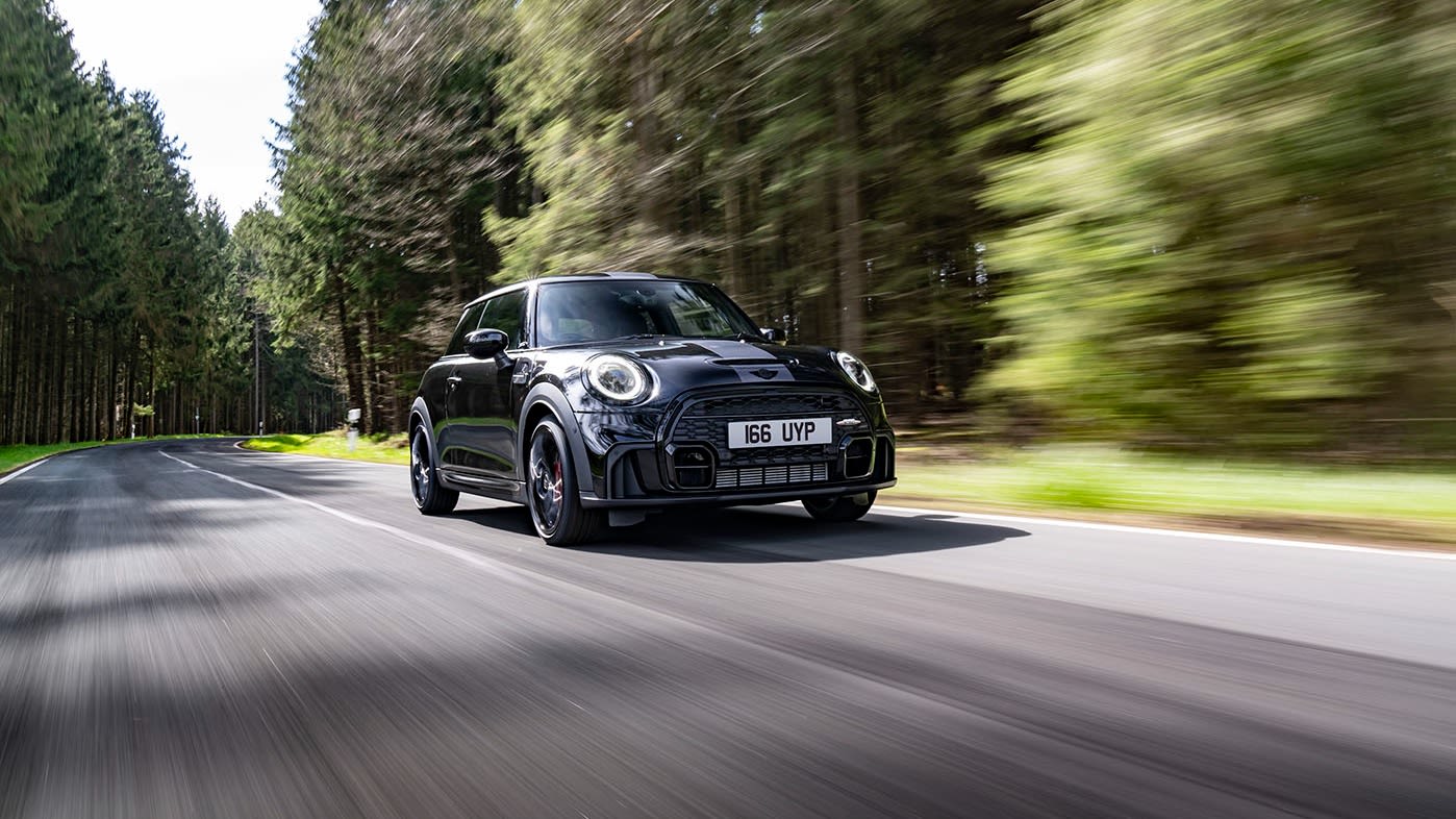 GIVE IT SOME STICK. THE MINI JCW 1TO6 EDITION.