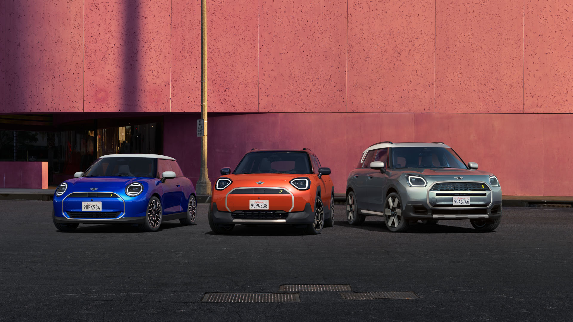 MEET THE NEW ALL-ELECTRIC MINI FAMILY.