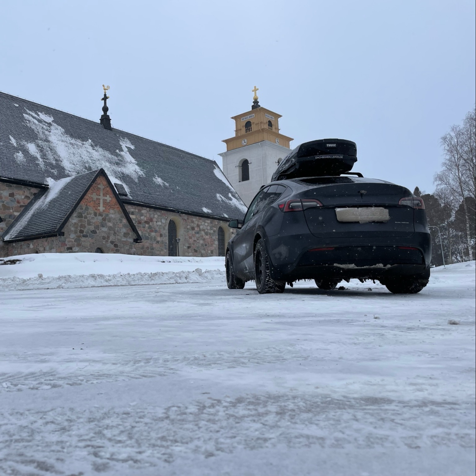 Tesla Model Y Silent "OffRoad" Drive